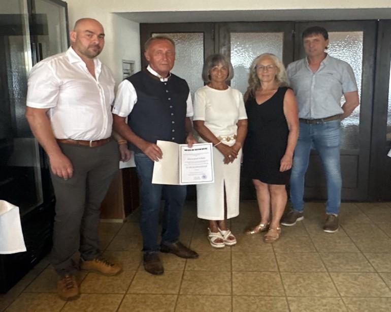 Bürgermeister mit Gemeinderäte